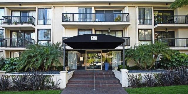 Crescent Plaza
