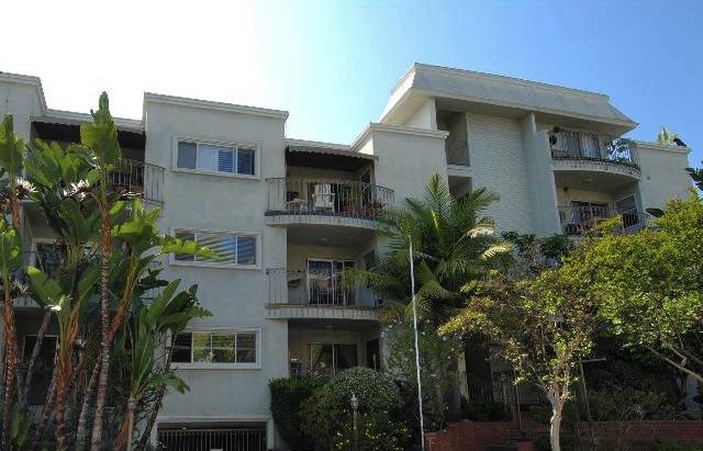 625 N Flores