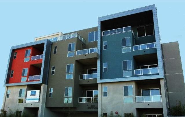4211 Redwood