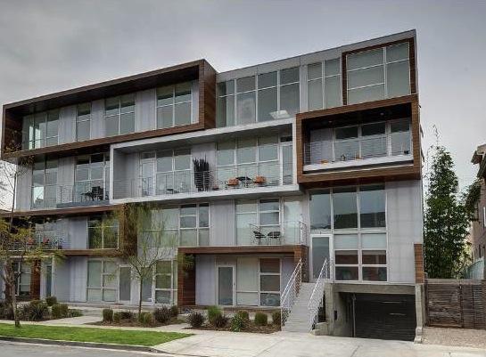 611 N Bronson