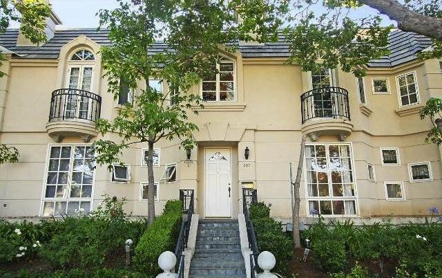 Almont Townhomes